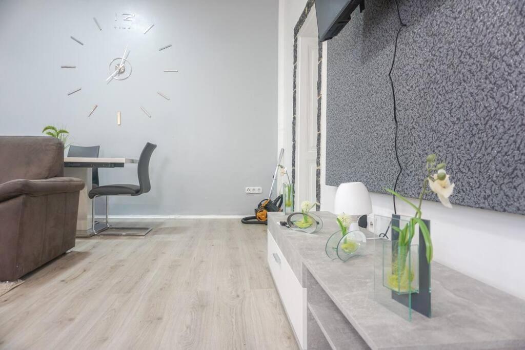 Apartment In Wuppertal - Charmante 3-Zimmer-Oase Mit Kamin Und Badewanne Екстериор снимка