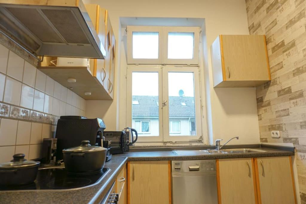 Apartment In Wuppertal - Charmante 3-Zimmer-Oase Mit Kamin Und Badewanne Екстериор снимка