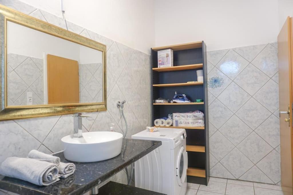 Apartment In Wuppertal - Charmante 3-Zimmer-Oase Mit Kamin Und Badewanne Екстериор снимка